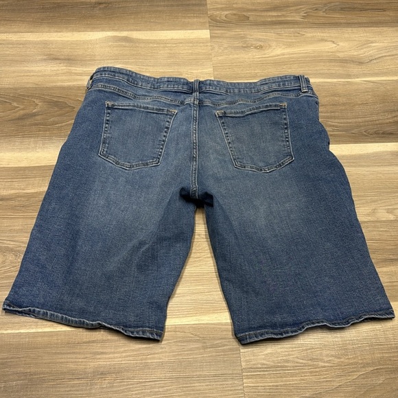 Gap Bermuda Blue Denim Jean Shorts size 34 - Picture 6 of 9